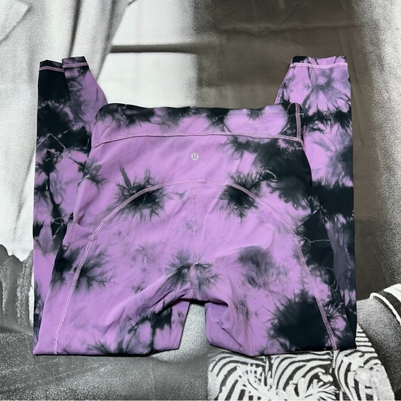 Lululemon Power Thru High-Rise Women’s Sz 10 tie-dye Leggings A36 - Picture 3 of 6